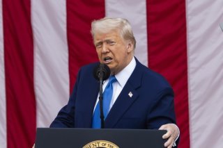 Donald Trump a indiqué sur son réseau Truth Social s'être entretenu pendant une heure et quinze minutes avec Vladimir Poutine (archives). KEYSTONE/EPA/JIM LO SCALZO